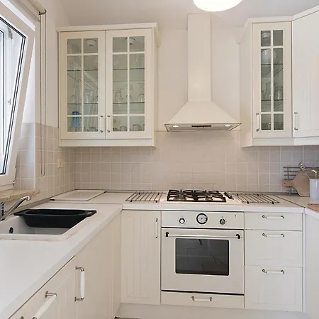 Pomer Ii 度假居 普拉