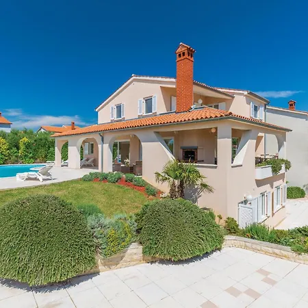 Beautiful Home In Pula With House Sea View Holiday home