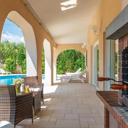 Beautiful Home In Pula With House Sea View Pula