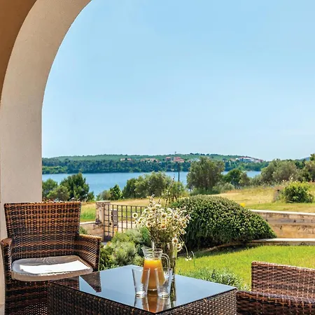 Beautiful Home In Pula With House Sea View Holiday home