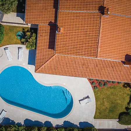 Beautiful Home In Pula With House Sea View Holiday home Pula