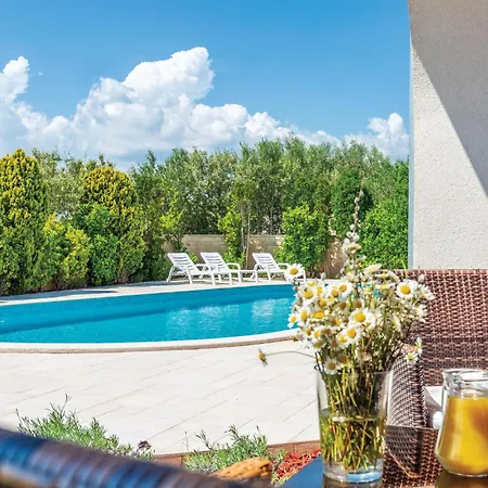 Beautiful Home In Pula With House Sea View Pula