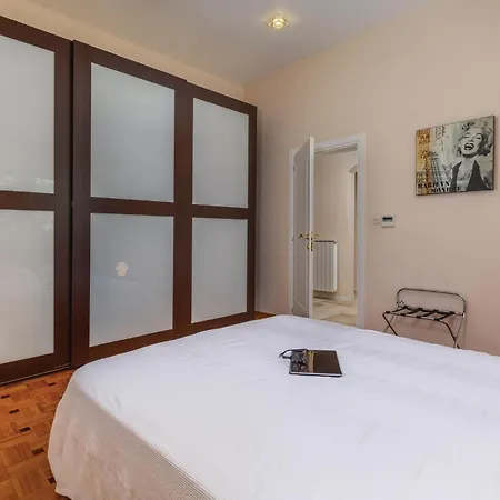 Beautiful Home In Pula With House Sea View Pula
