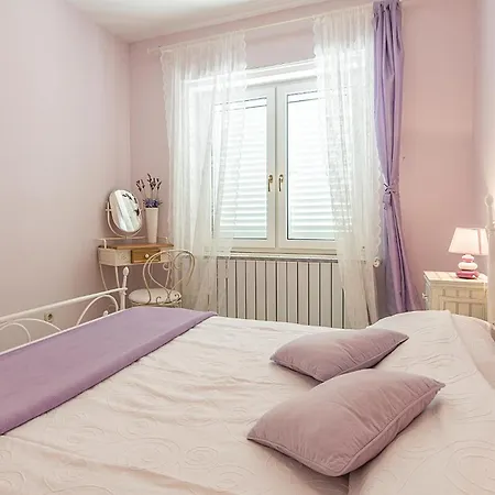 Gorgeous Home In Pula