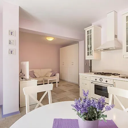 Gorgeous Home In Pula בית נופש