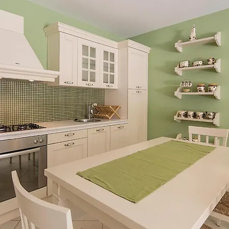 בית נופש Gorgeous Home In Pula