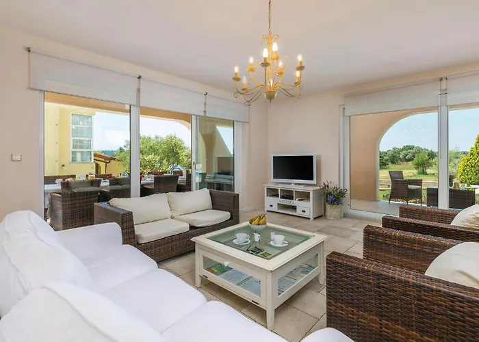 Vikendica Holiday Home Pomer II Pula