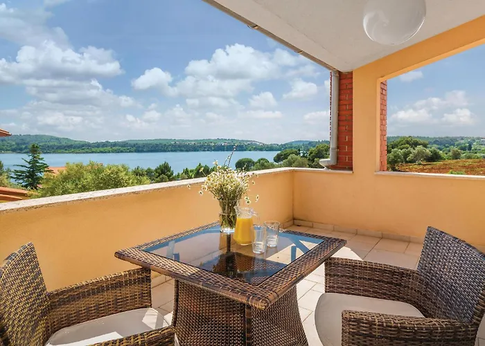 Vikendica Holiday Home Pomer II Pula