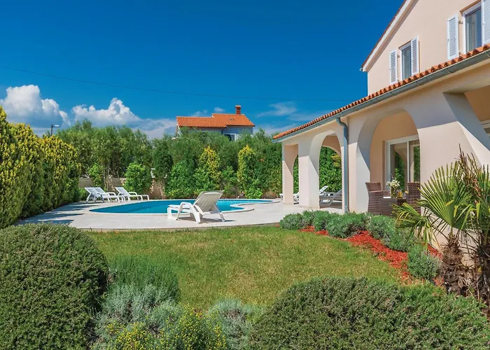 Holiday Home Pomer II Vikendica