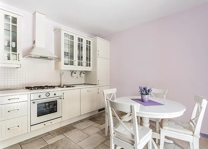 Vikendica Holiday Home Pomer II