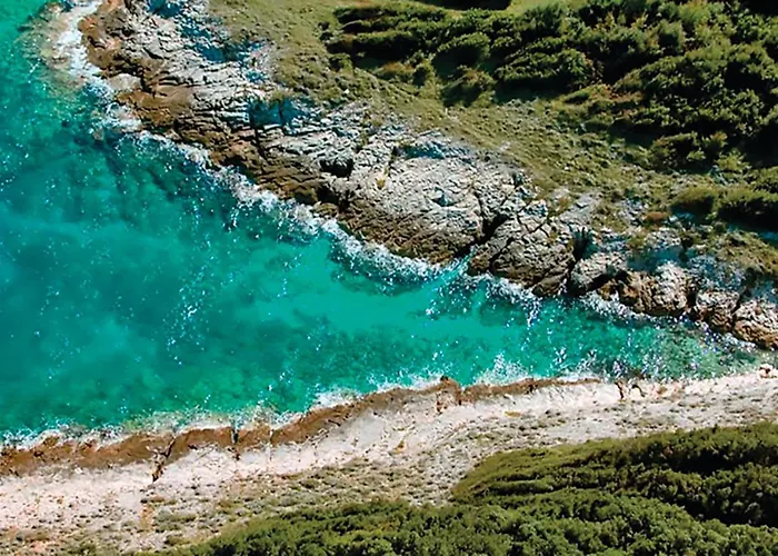 Vikendica Holiday Home Pomer II