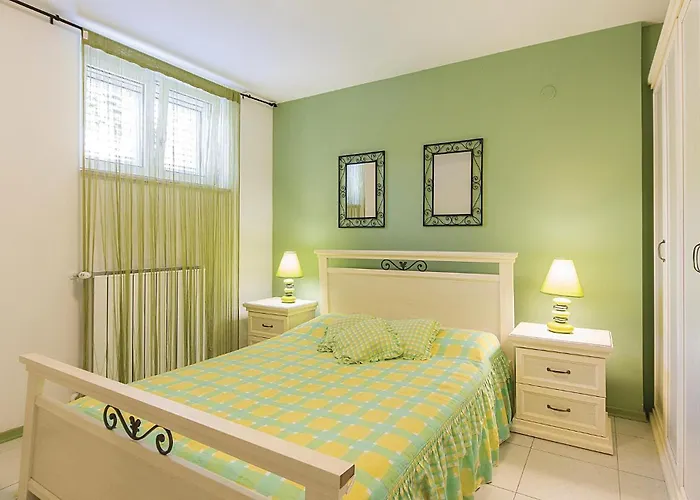 Vikendica Holiday Home Pomer II *