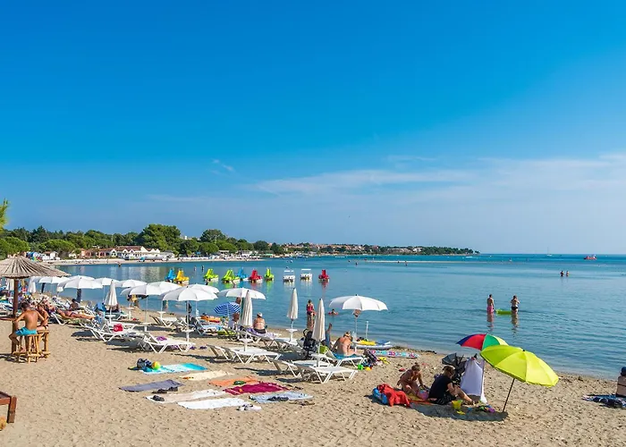 Vikendica Holiday Home Pomer II