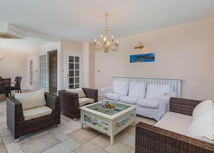 Pomer Ii Feriehus *